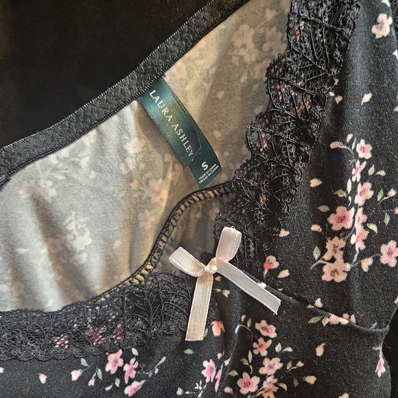 Laura Ashley pajamas set - Picture 4 of 6